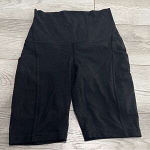lululemon athletica Jet Black Bike Shorts! Super cute, stretchy and comfortable